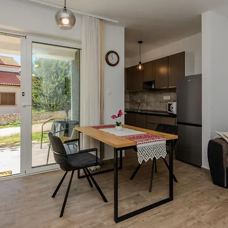 Mutak By Interhome *