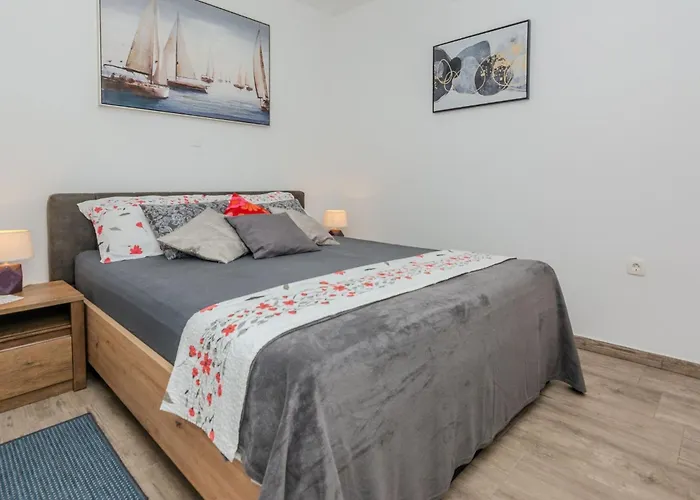 Mutak By Interhome * Vir