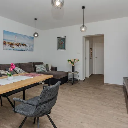 Apartment Mutak By Interhome Vir